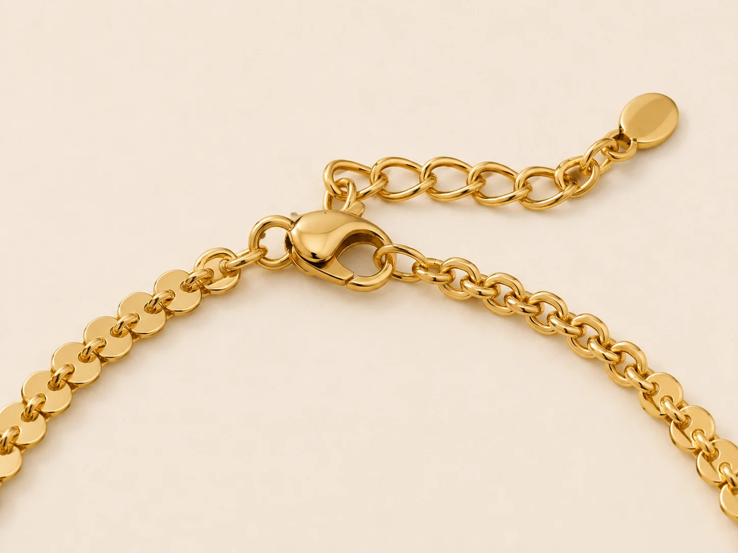Sequin Flow Gold Chain Necklace | Luxury Jewelry Design — view 7